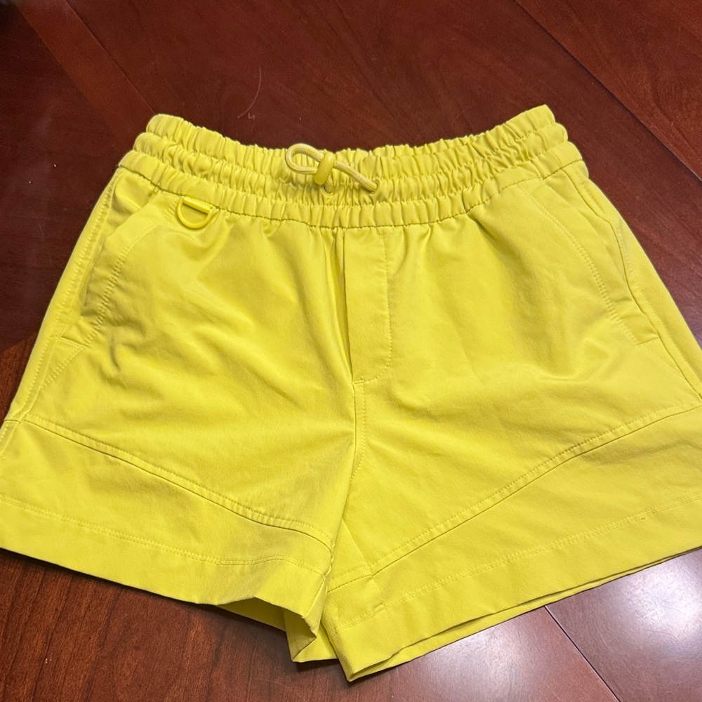 Women’s Old Navy Hybrid Short